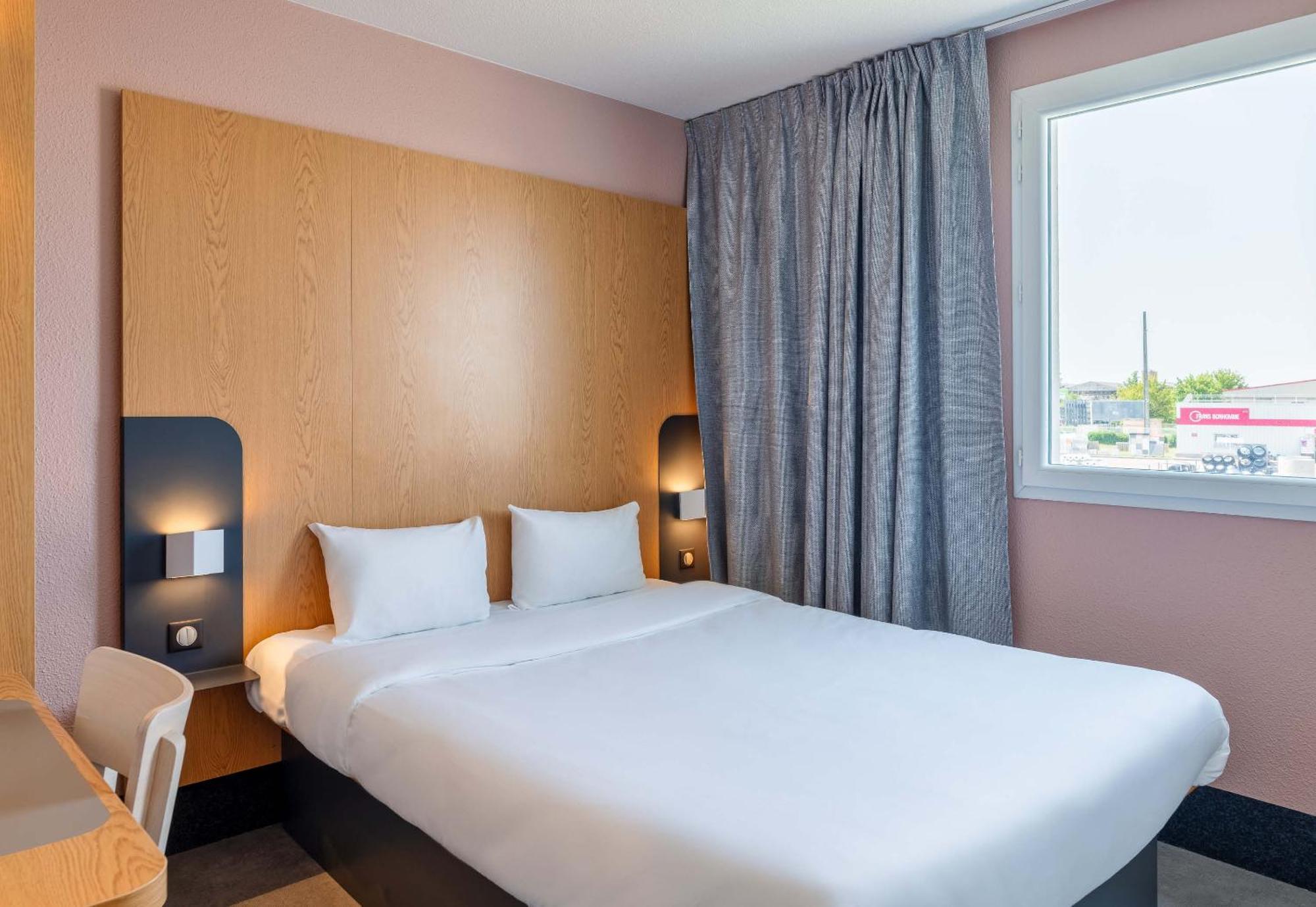 B&B Hotel Lyon Eurexpo Chassieu Exteriör bild