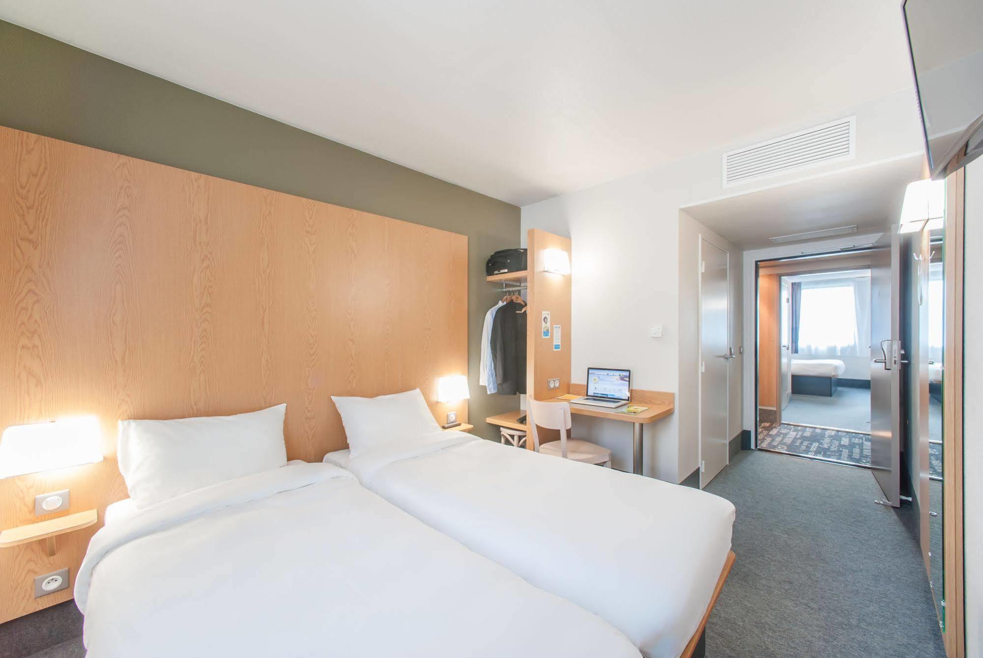 B&B Hotel Lyon Eurexpo Chassieu Exteriör bild